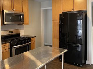 610 Parkside Dr, Bay Village, OH 44140
