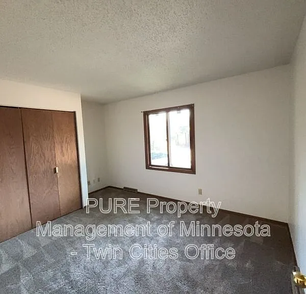 1514 N Timber Rdg — Photo 17