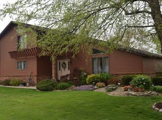 1207 College St, Staunton, IL 62088