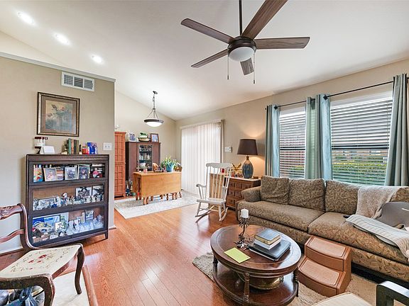 3rd image of 5644 Cedar Creek Dr