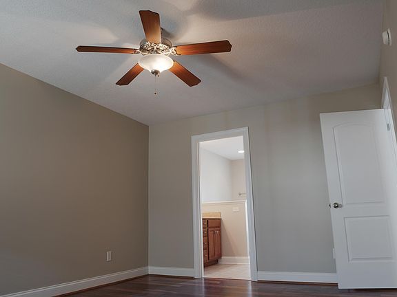 4th image of 2116 B Dovedale Dr