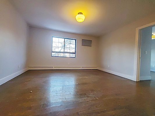 3rd image of 808 Marcy Ave APT 2