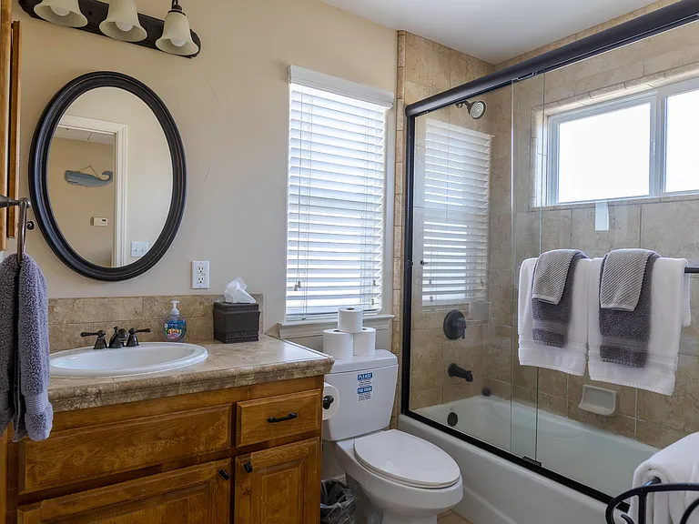 350 Harloe Ave #A — Photo 10