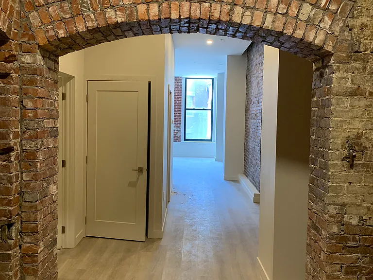 1585 Barrington St — Photo 28