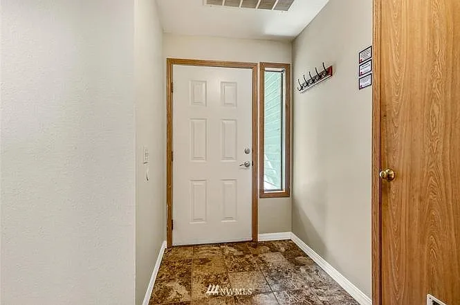 8021 NE 150th St — Photo 2