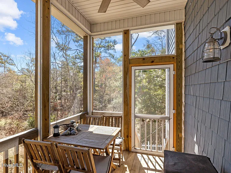 310 Lord Berkeley Dr — Photo 19