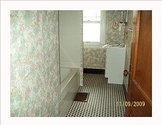 4th image of 1109 Diamond Ave