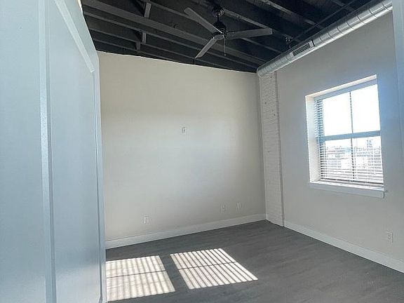 3rd image of 212 W Roberts Ave Unit 206