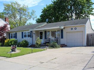 90 Lloyd Ave, North Babylon, NY 11703