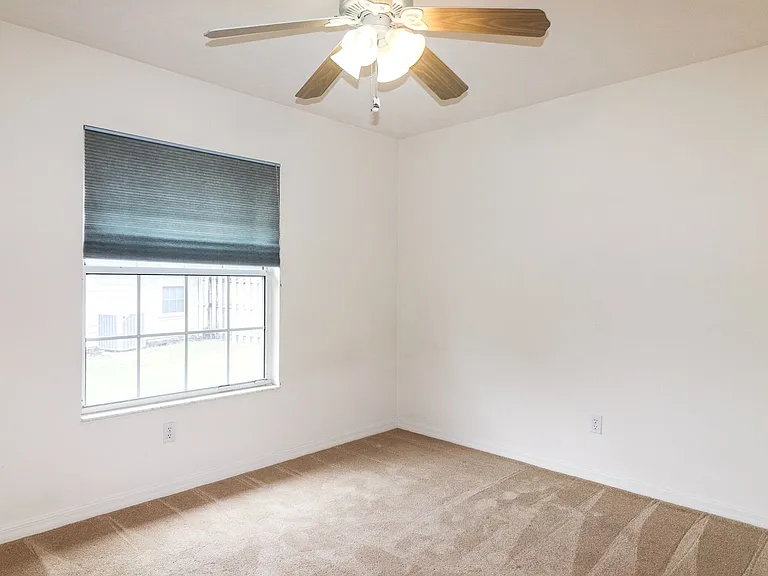 6202 NW 36th Dr — Photo 12