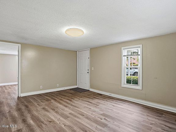 5th image of 204 W Hill Street
