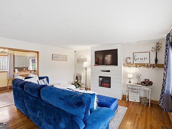 3rd image of 337 Flora Ave SE