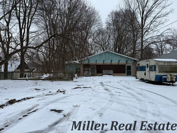 607 S Michigan Ave, Hastings, MI 49058