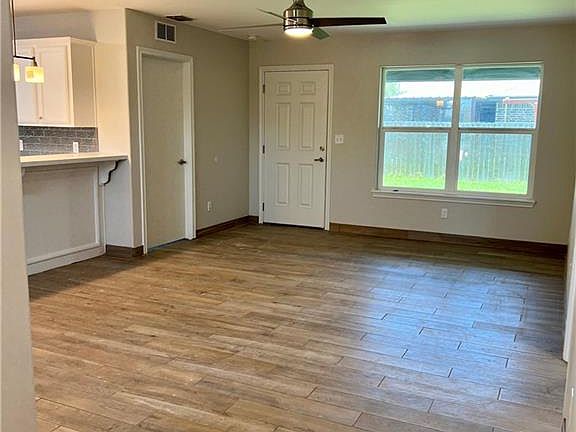 3rd image of 1406 Irene Dr
