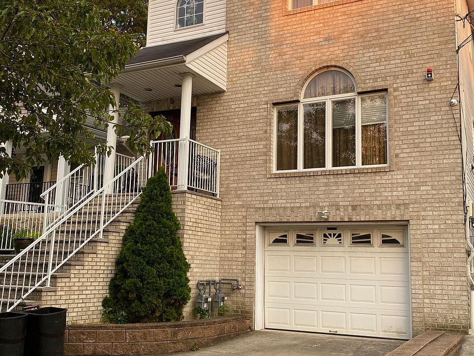 1st image of 16 Wadsworth Ave