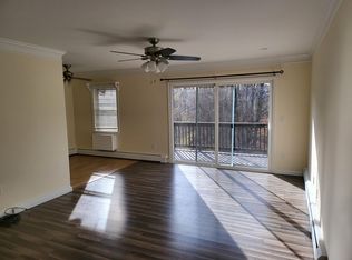 21 Balance Rock Rd APT 14, Seymour, CT 06483