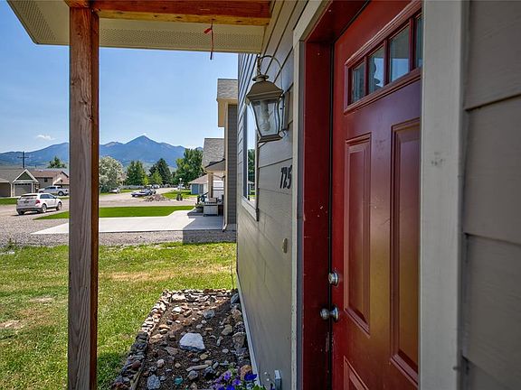 2nd image of 725 N 11th St