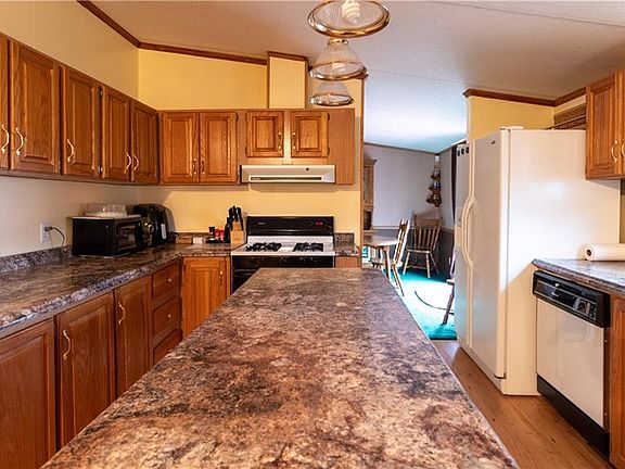 4th image of 1733 Cole Dr