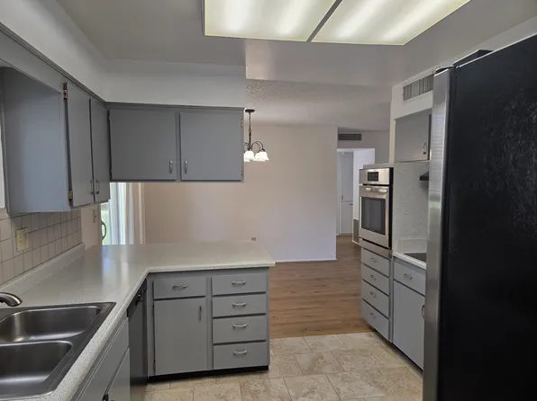 10623 W Roundelay Cir, Sun City, AZ 85351