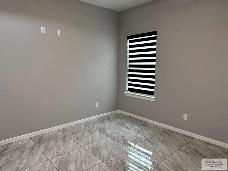 9388 N Queen Palm — Photo 19