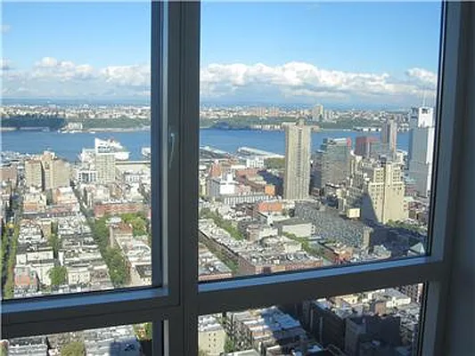 Rented by R New York | media 14