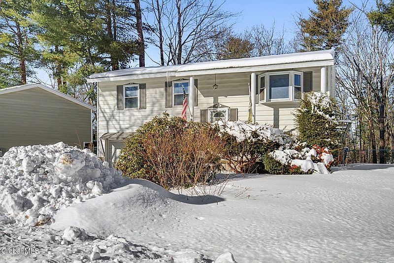 2nd image of 44 Curt Boulevard