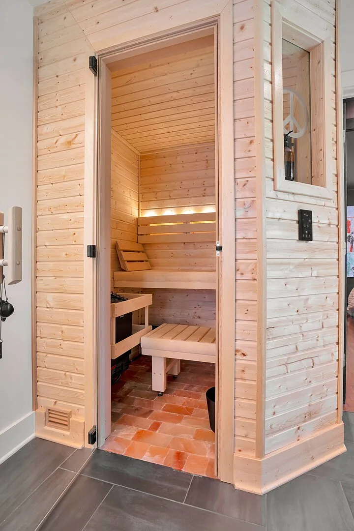 Parkside Blue-Walkable to Downtown & UofA-Sauna — Photo 3