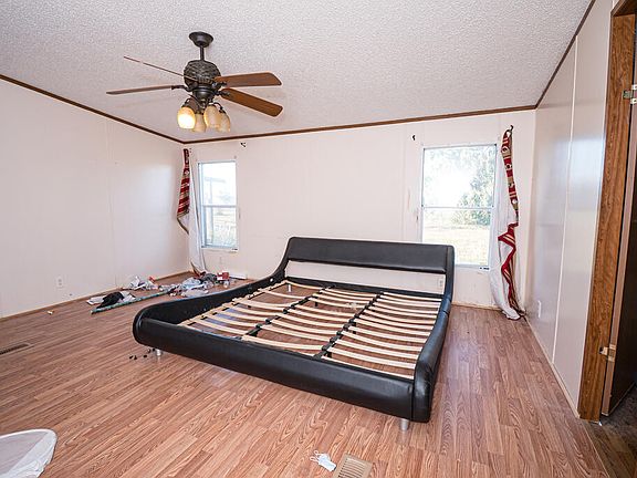8th image of 200 Laura Ln