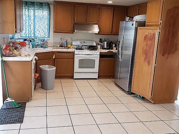 2nd image of 5547 Katrina Pl
