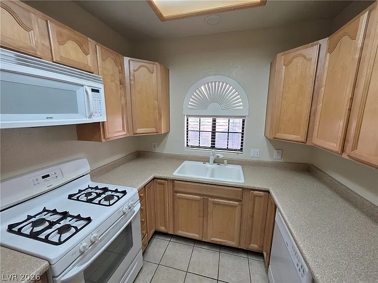1407 Santa Margarita St #A — Photo 30