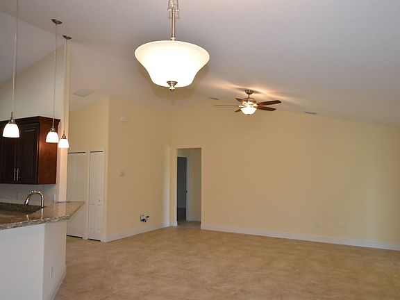 5th image of 3581 SW Viceroy St