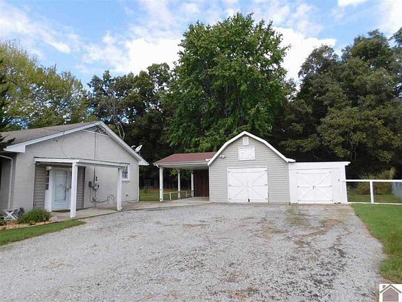 3rd image of 325 West Dr