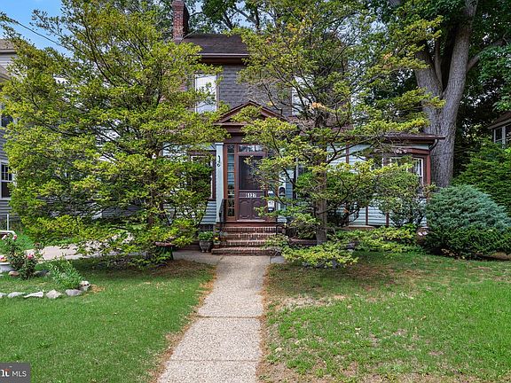 3rd image of 6127 W Walnut Ave