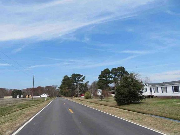 Exterior Neighborhood (street photo)