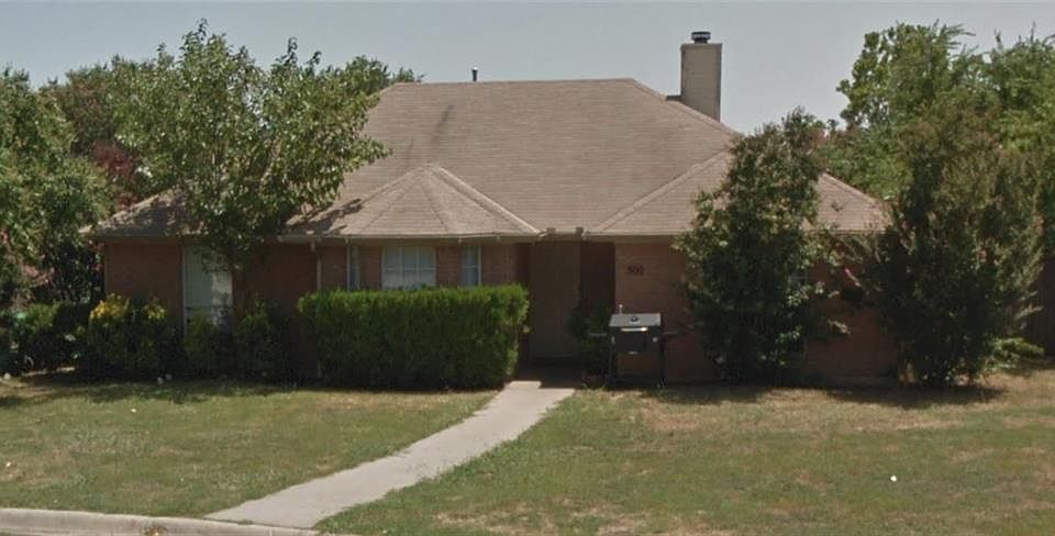 1st image of 300 Foxwood Cir