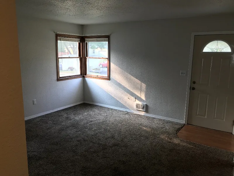 Building Photo - 2909 E Claudette Dr