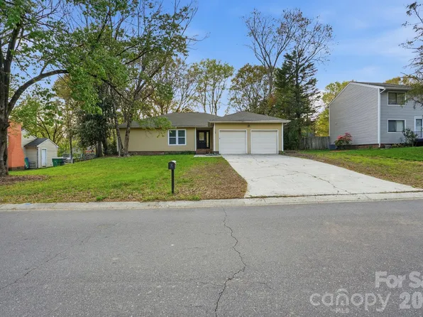 7700 Park Vista Cir, Charlotte, NC 28226