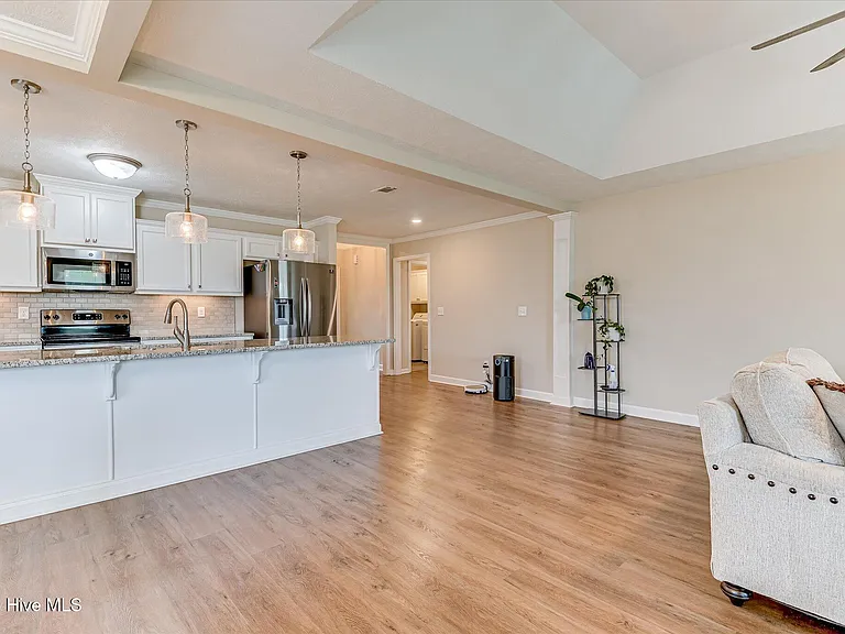 314 Conal Dr — Photo 2