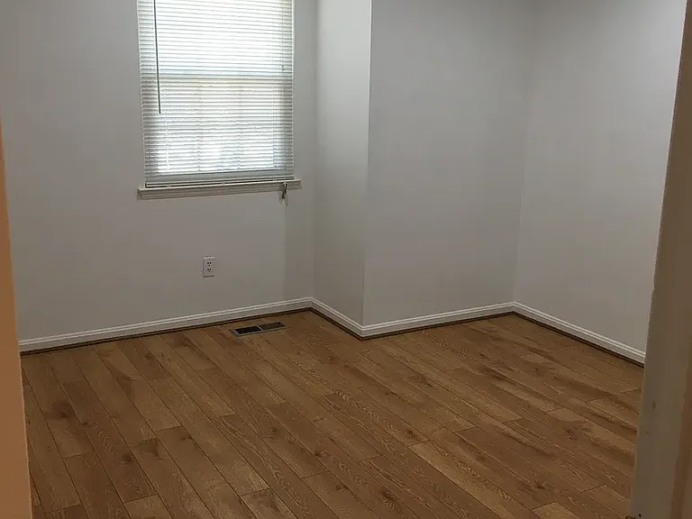 7008 Braddock Mews Pl — Photo 16