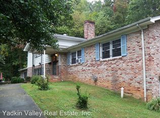 114A Dyson Pl, Mount Airy, NC 27030