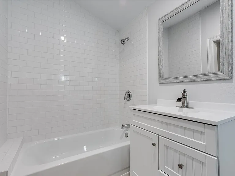 7133 Avenue C — Photo 12