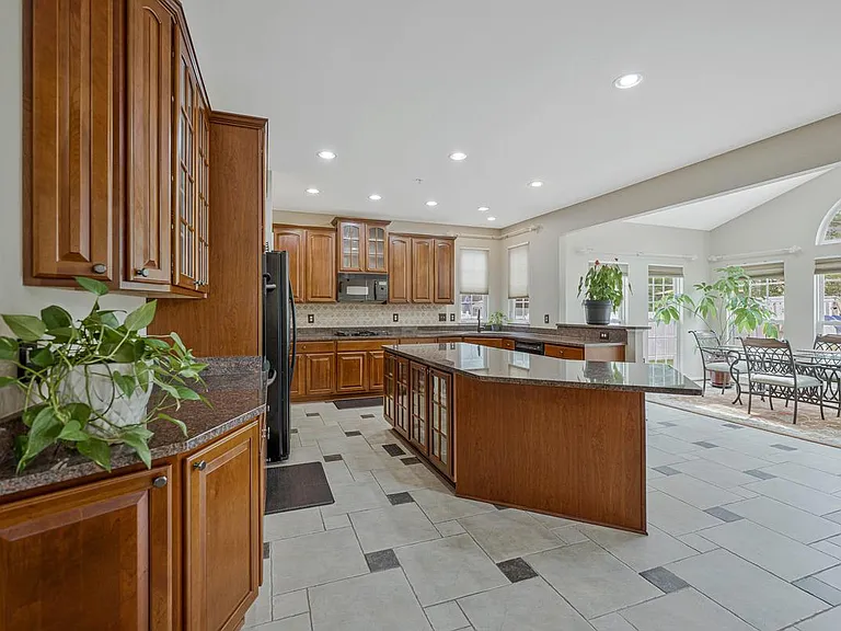 1117 Horizon View Pl — Photo 12