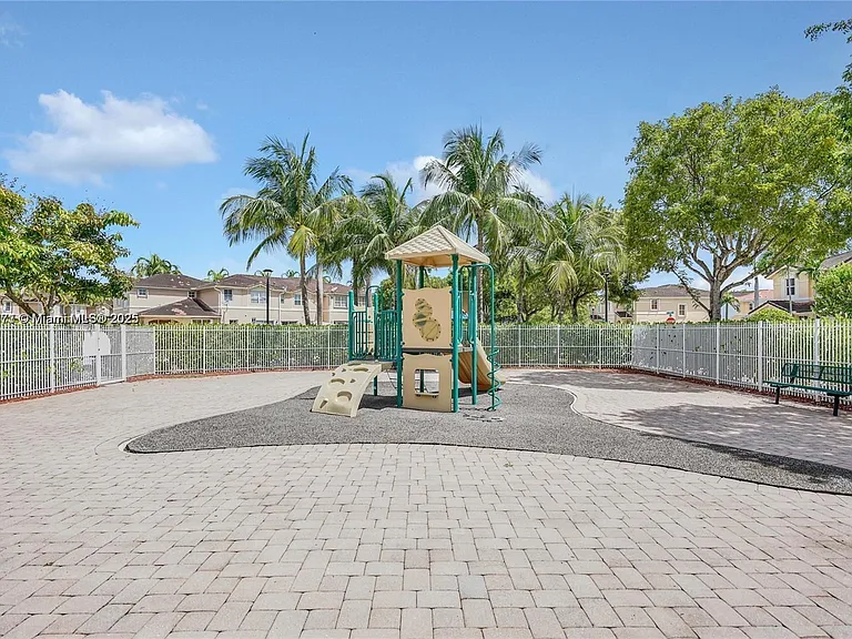 12281 SW 121st Ter — Photo 47
