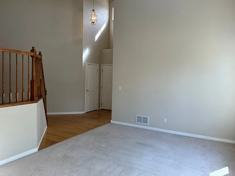 5406 Hunter Dr — Photo 3