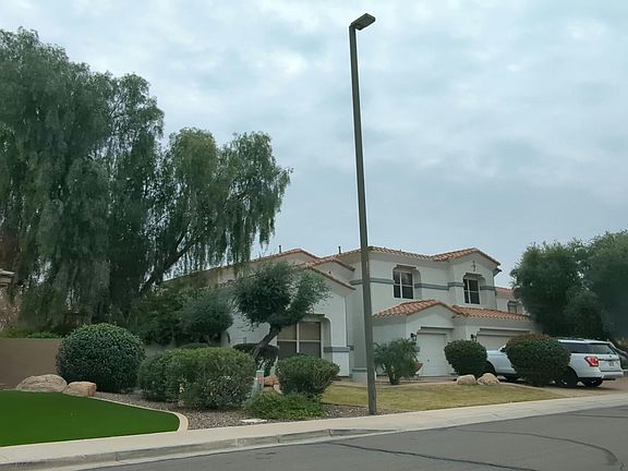 3rd image of 1059 E Erie Ct