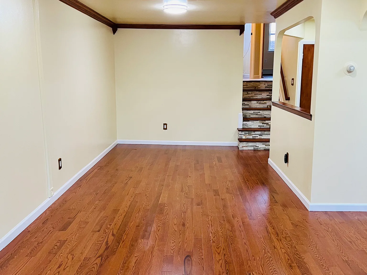 3 bed, 1.5 bath, $3,200 — Photo 4