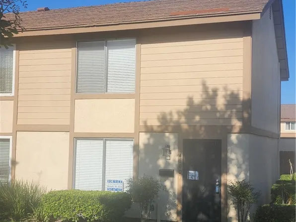 450 Carriage Dr APT D, Santa Ana, CA 92707