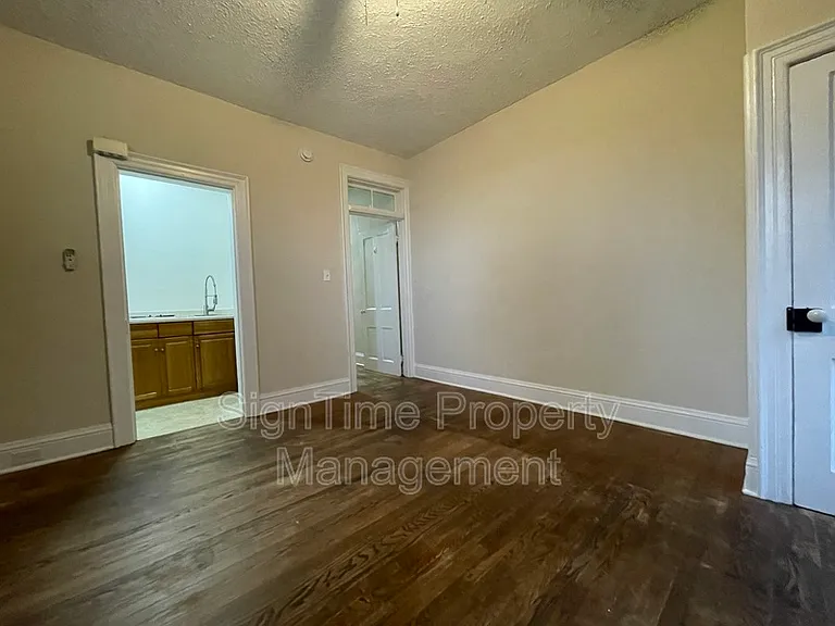 222 Summit Ave #2R — Photo 3