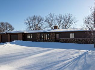 411 20th St SW, Jamestown, ND 58401