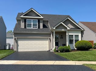 661 Green Meadow Ln, Geneva, IL 60134